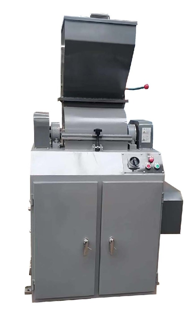 SE-250*360密封錘式破碎縮分機